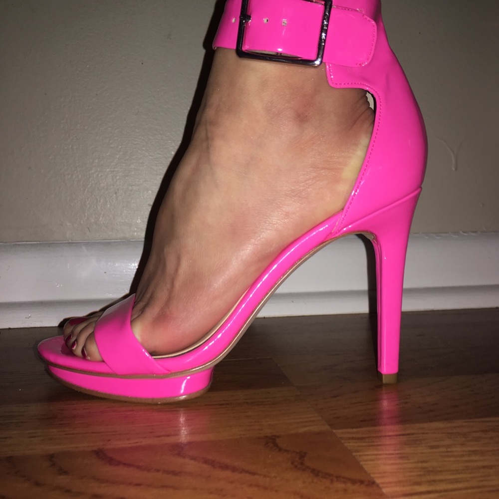 Calvin Klein stiletto Heels HOT Pink shoes new